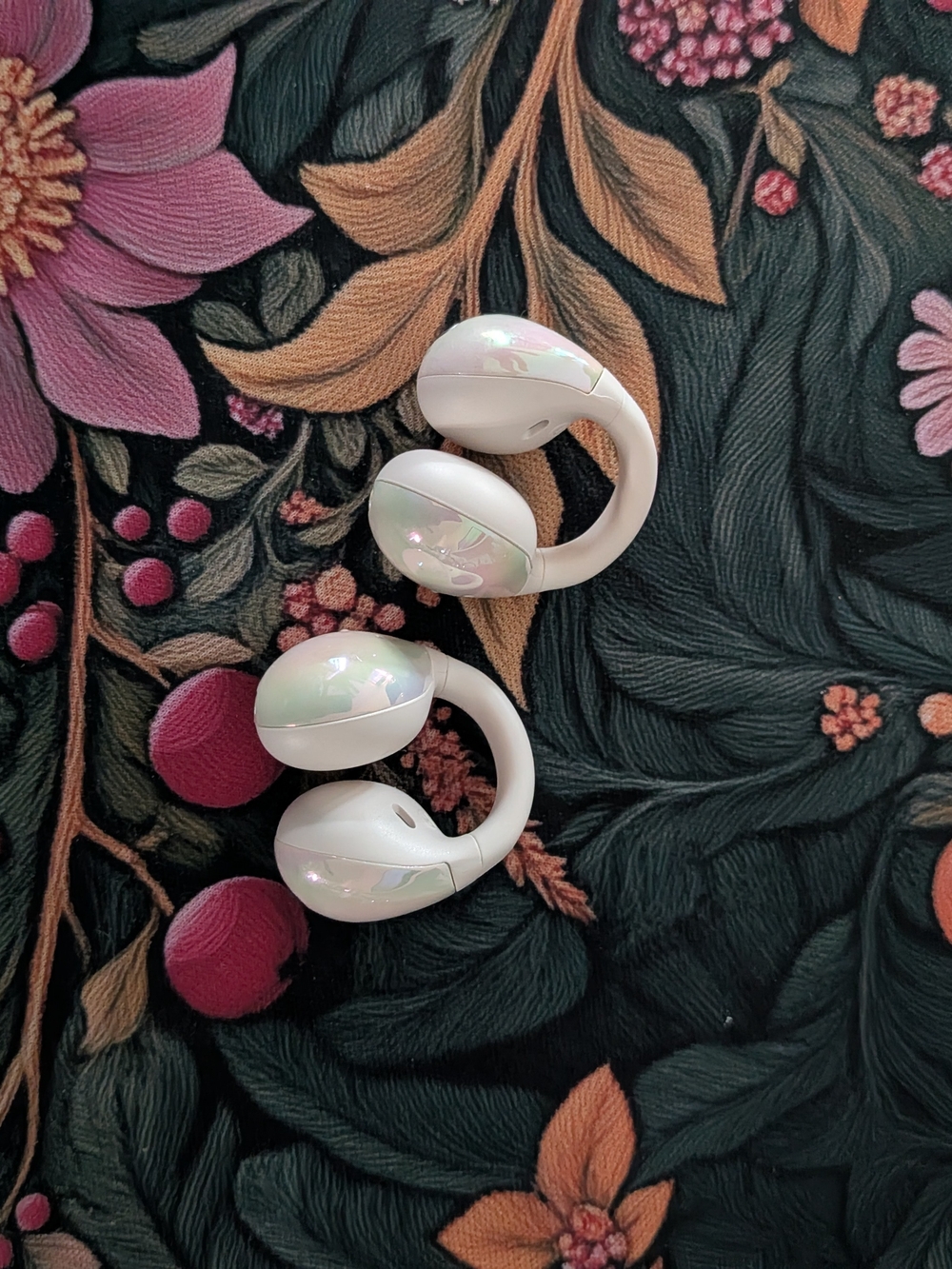 Iridescent Pearlescent Monster Earphones